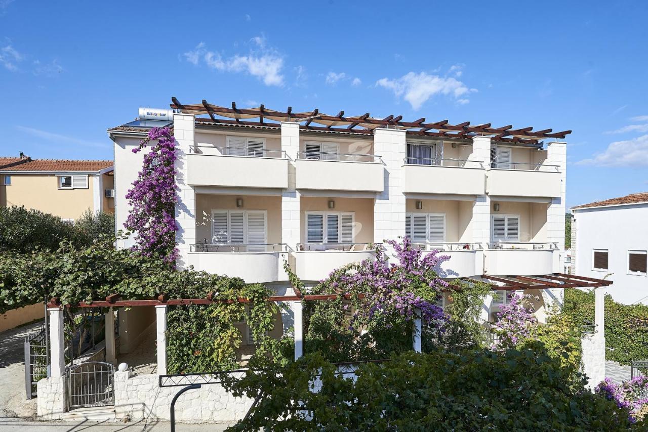 With A Parking Space Mavarstica, Ciovo - 17803 Apartment