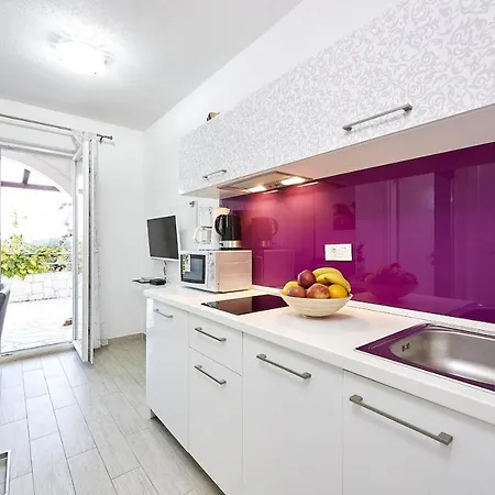 Apartments With A Parking Space Mavarstica, Ciovo - 17803 Trogir Exterior photo