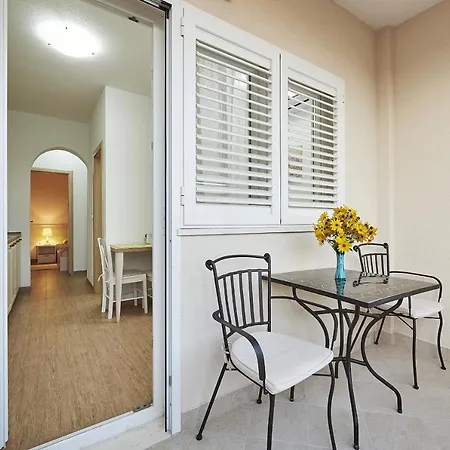 Apartments With A Parking Space Mavarstica, Ciovo - 17803 Trogir Exterior photo