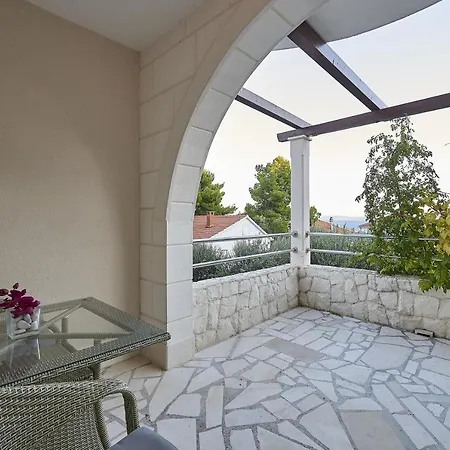 Apartments With A Parking Space Mavarstica, Ciovo - 17803 Trogir Exterior photo