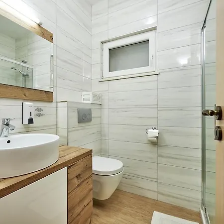 Apartments With A Parking Space Mavarstica, Ciovo - 17803 Trogir Exterior photo