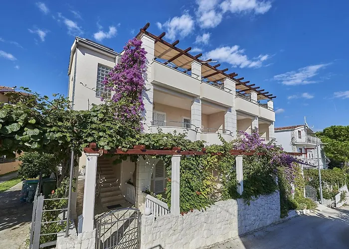Apartments With A Parking Space Mavarstica, Ciovo - 17803