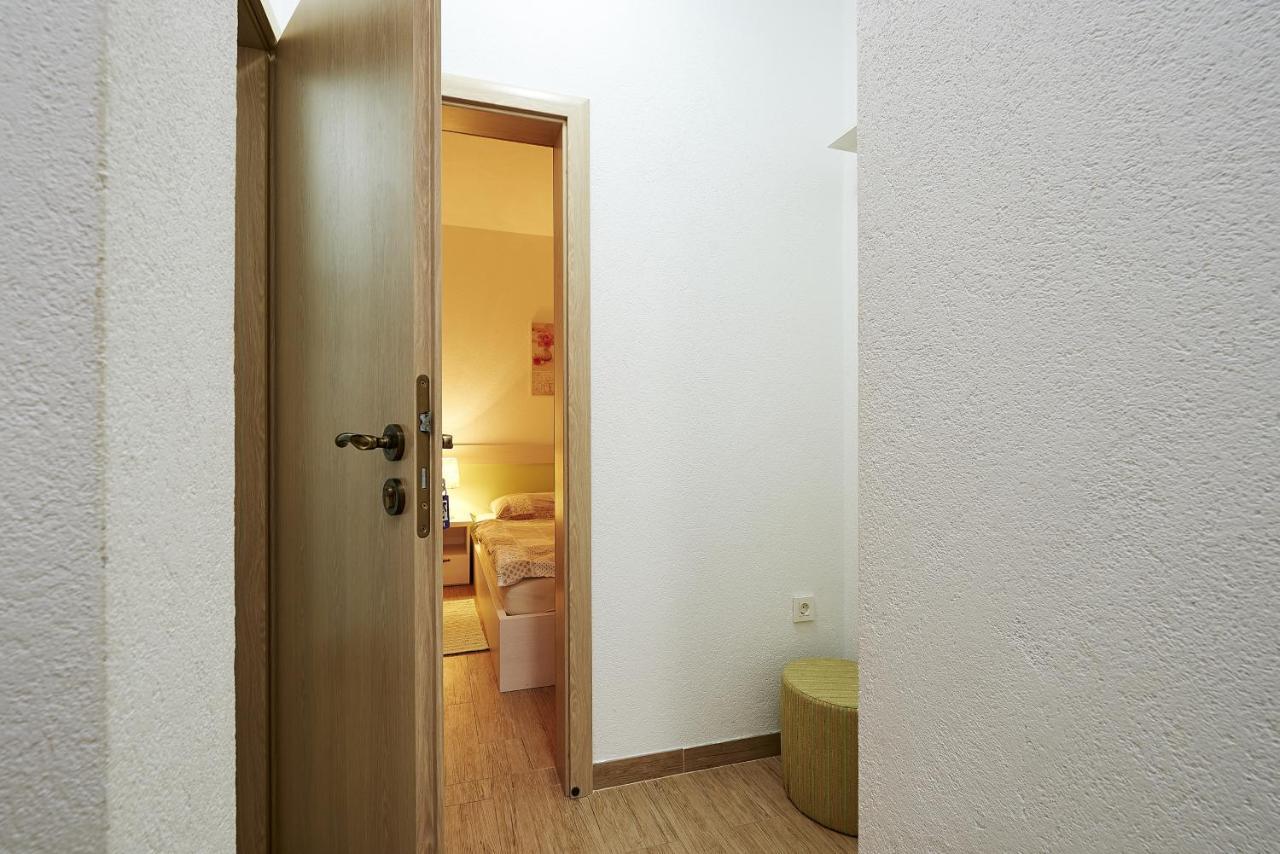 With A Parking Space Mavarstica, Ciovo - 17803 Apartman *